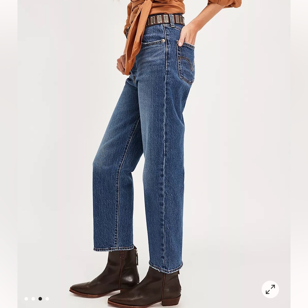 Levi’s Ribcage Straight Ankle Jeans - Picture 2 of 14
